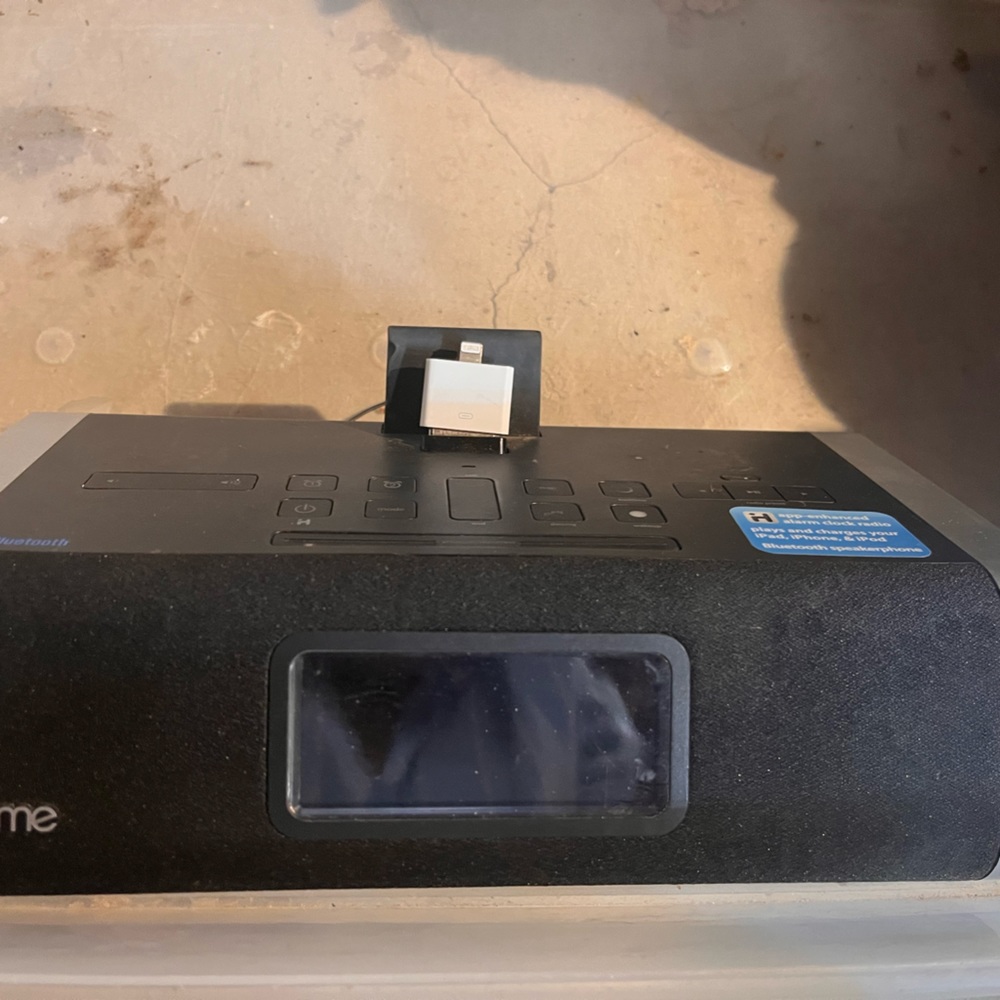 iHome docking station